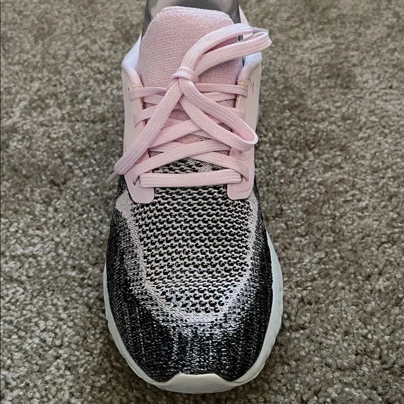 Women’s Nike Odyssey React 2 Flyknit Sneaker Size 7.5 - Picture 8 of 16